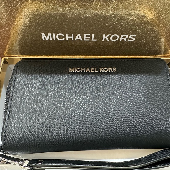 Authentic Black MK wallet with tags - Picture 4 of 5